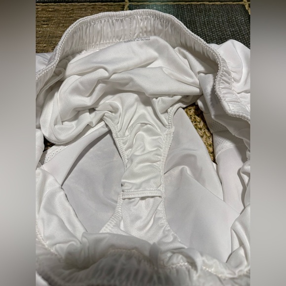 Nike Women's White Athletic Shorts - Picture 7 of 7